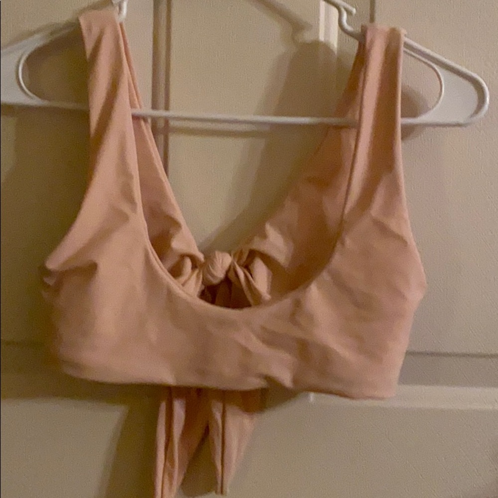 Bikini - Picture 2 of 3